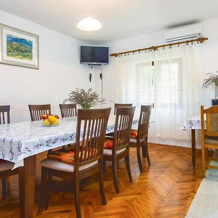 Amazing Apartment In Dugi Rat With Kitchen Dış mekan fotoğraf