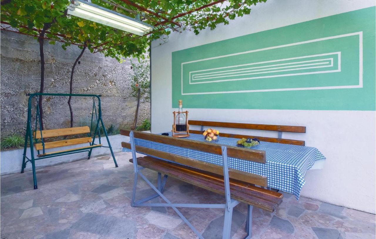 Amazing Apartment In Dugi Rat With Kitchen Dış mekan fotoğraf