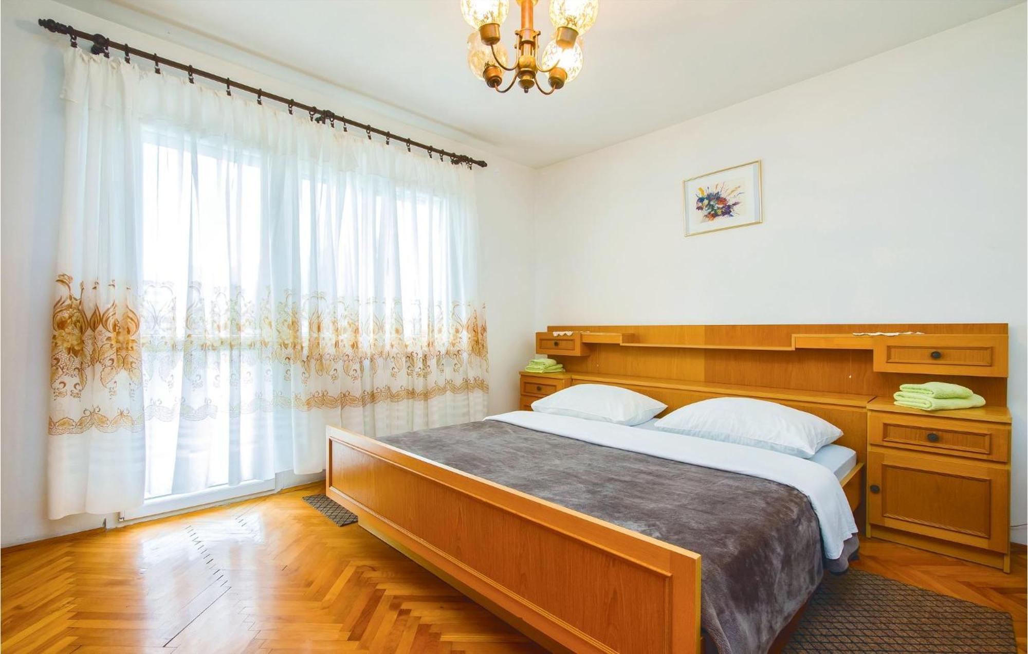 Amazing Apartment In Dugi Rat With Kitchen Dış mekan fotoğraf