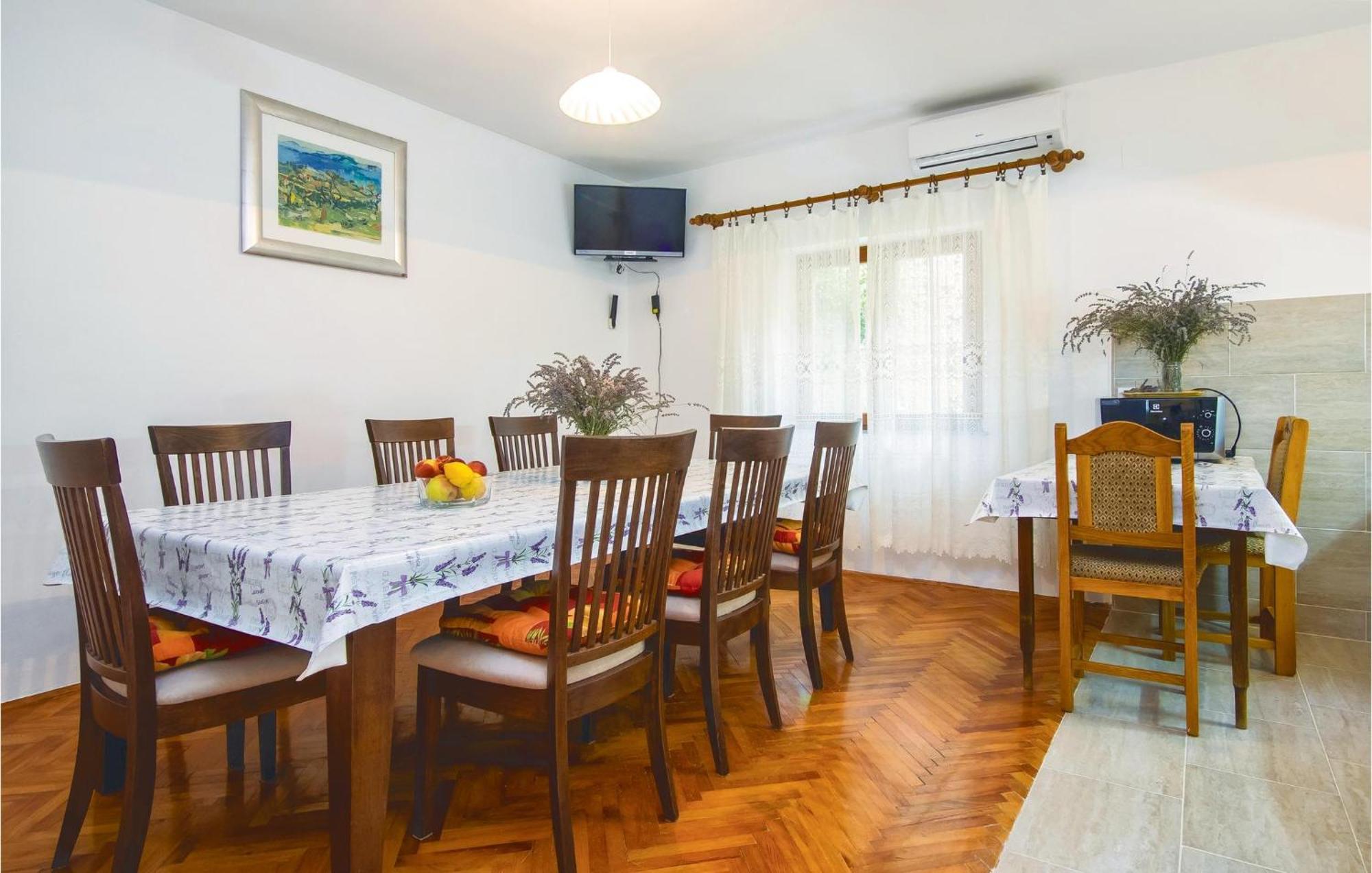 Amazing Apartment In Dugi Rat With Kitchen Dış mekan fotoğraf