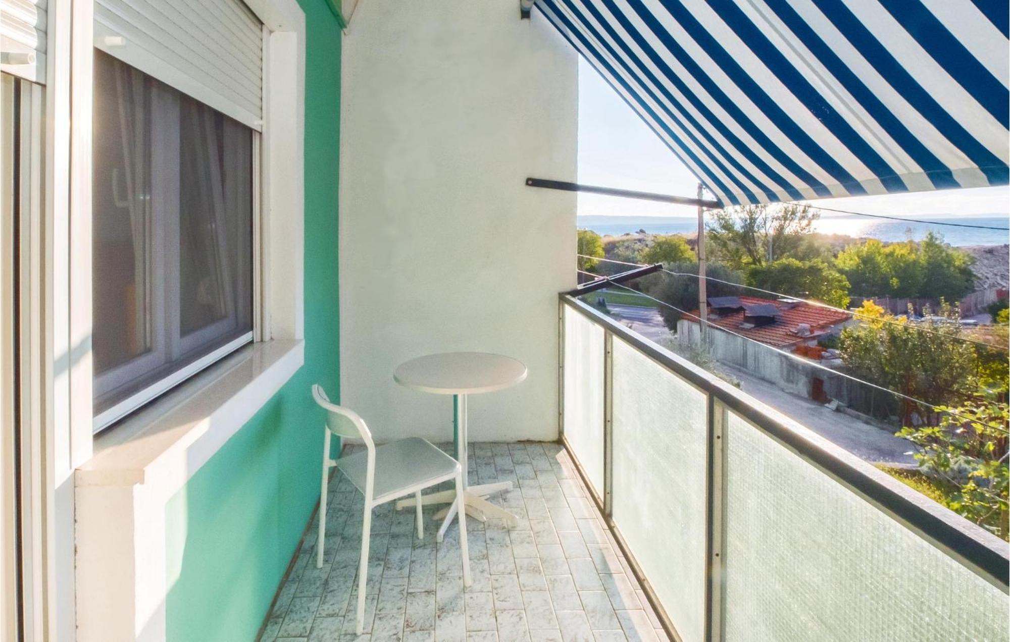 Amazing Apartment In Dugi Rat With Kitchen Dış mekan fotoğraf
